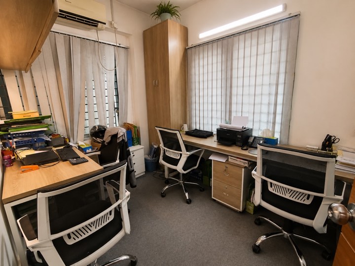 Three person team room at Spaces by Greenbud